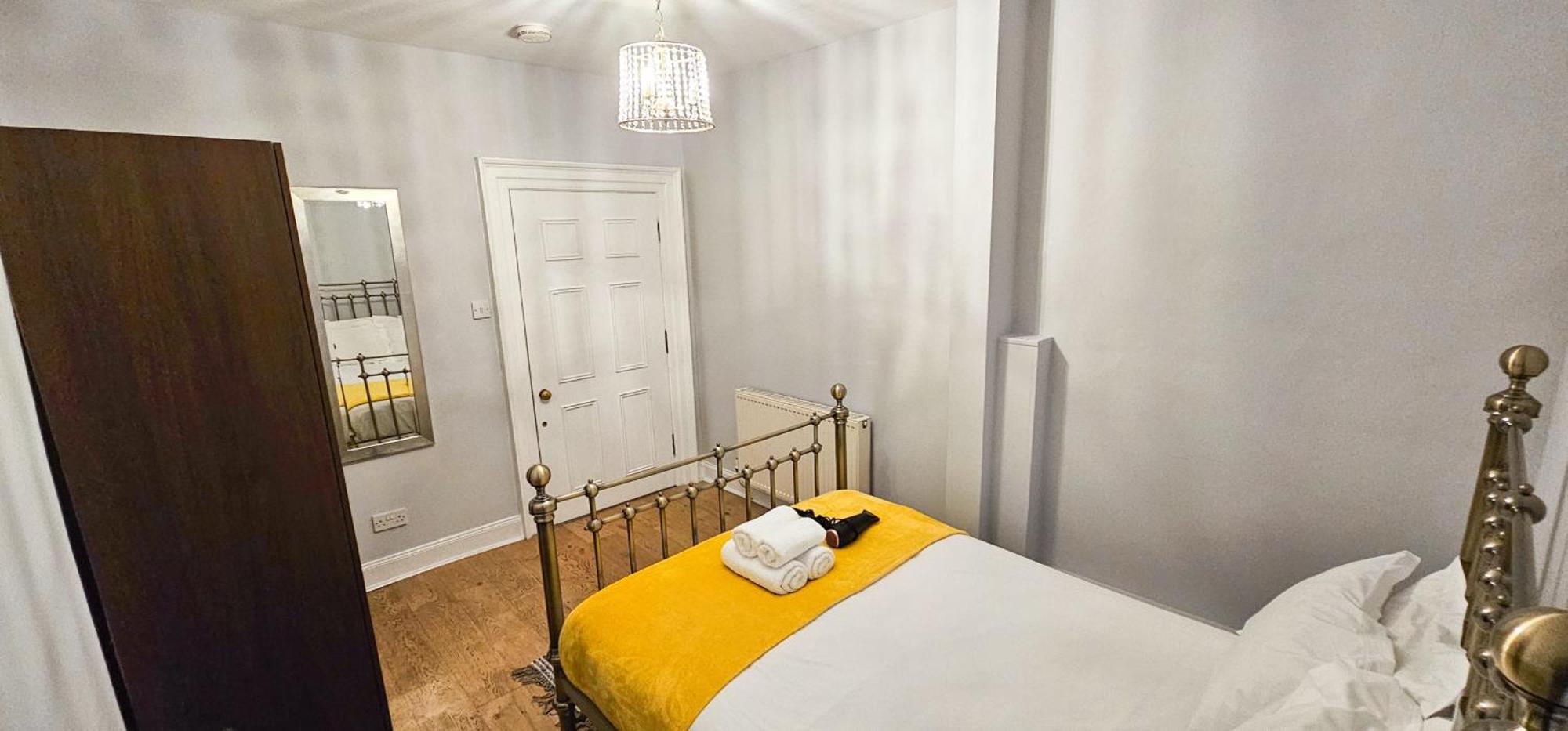 Дом отдыха Russel House - 4 Bedroom - The Royal Mile