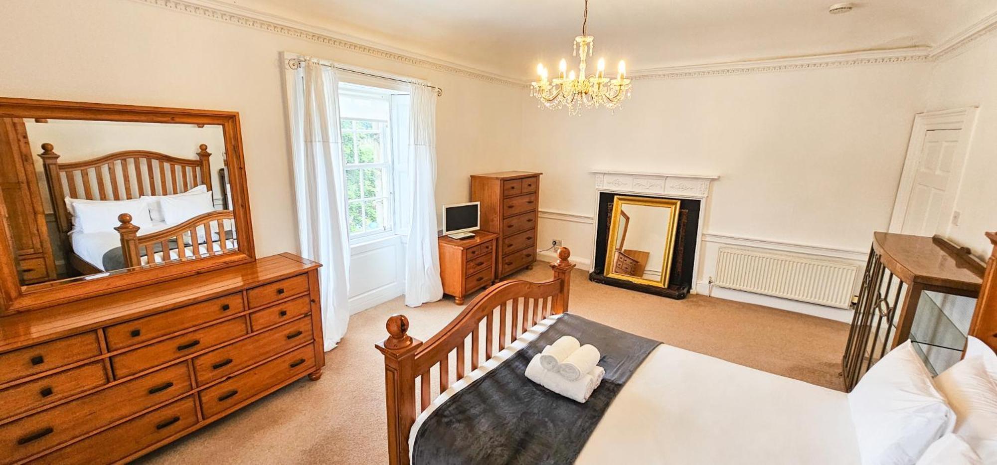 Дом отдыха Russel House - 4 Bedroom - The Royal Mile *